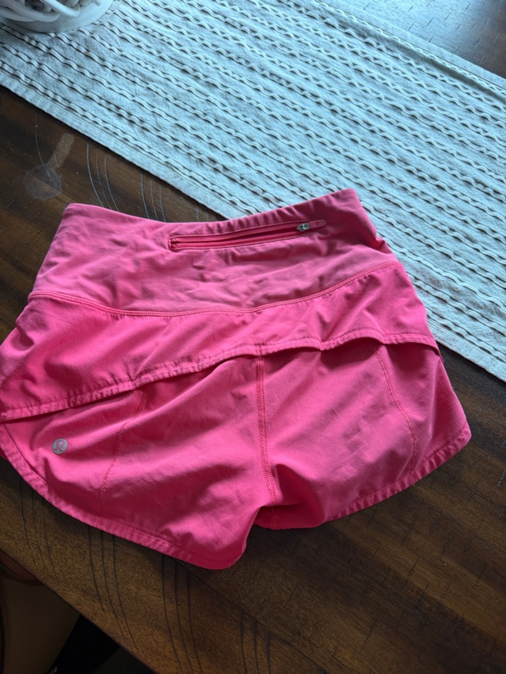 Hot pink high waisted lululemon speed up shorts - Picture 2 of 4